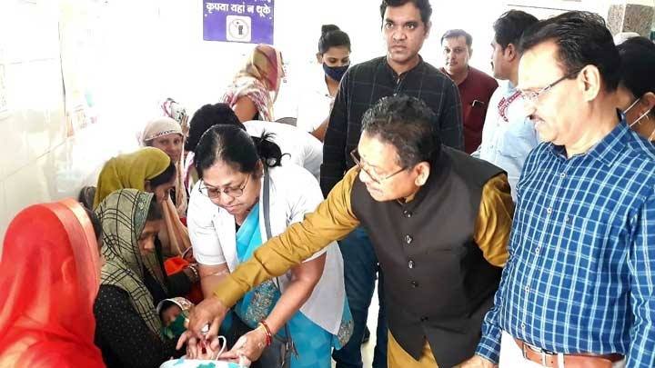 मंत्री श्री पटेल ने किया तीन दिवसीय पल्स पोलियो अभियान का शुभारंभ